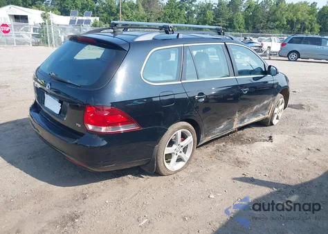 2011 Volkswagen Jetta Sportwagen 2.0L Tdi from USA, damaged, VIN 3VWPL7AJ3BM690510